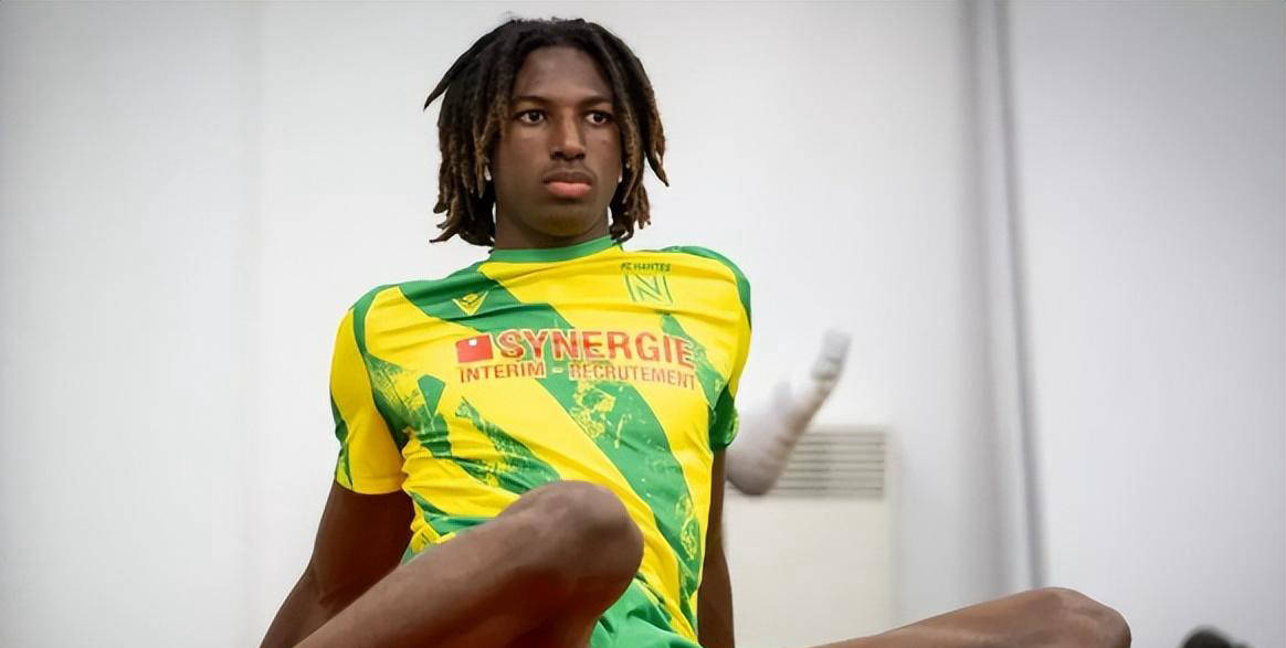 17岁法甲天才中卫成为热门抢夺对象，巴萨竞逐6大豪强